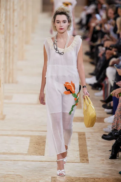 Look 46